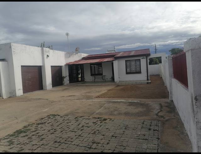3 BEDROOM HOUSE FOR SALE IN SESHEGO 9L